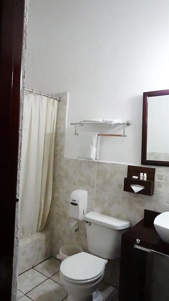 Dai Nonni Hotel Ville de Guatemala 3*,